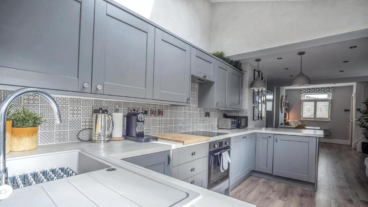 Modern 3-Bed House On Tarporley High Street Villa Ngoại thất bức ảnh